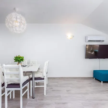 Veronique 7 By Interhome